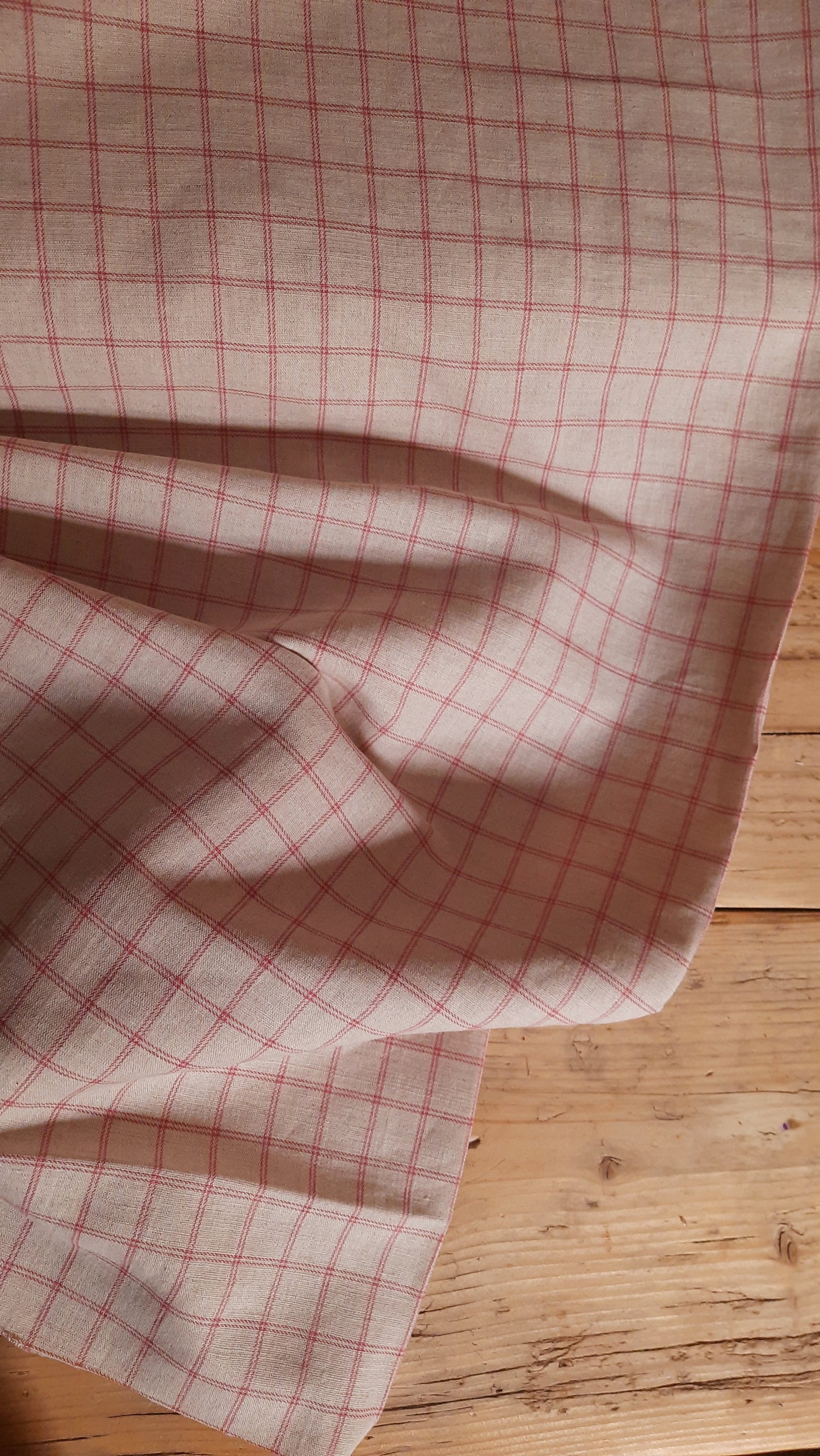 Strawberry Grid Linen Cotton Mix – Per ¼ Metre (£15/m)