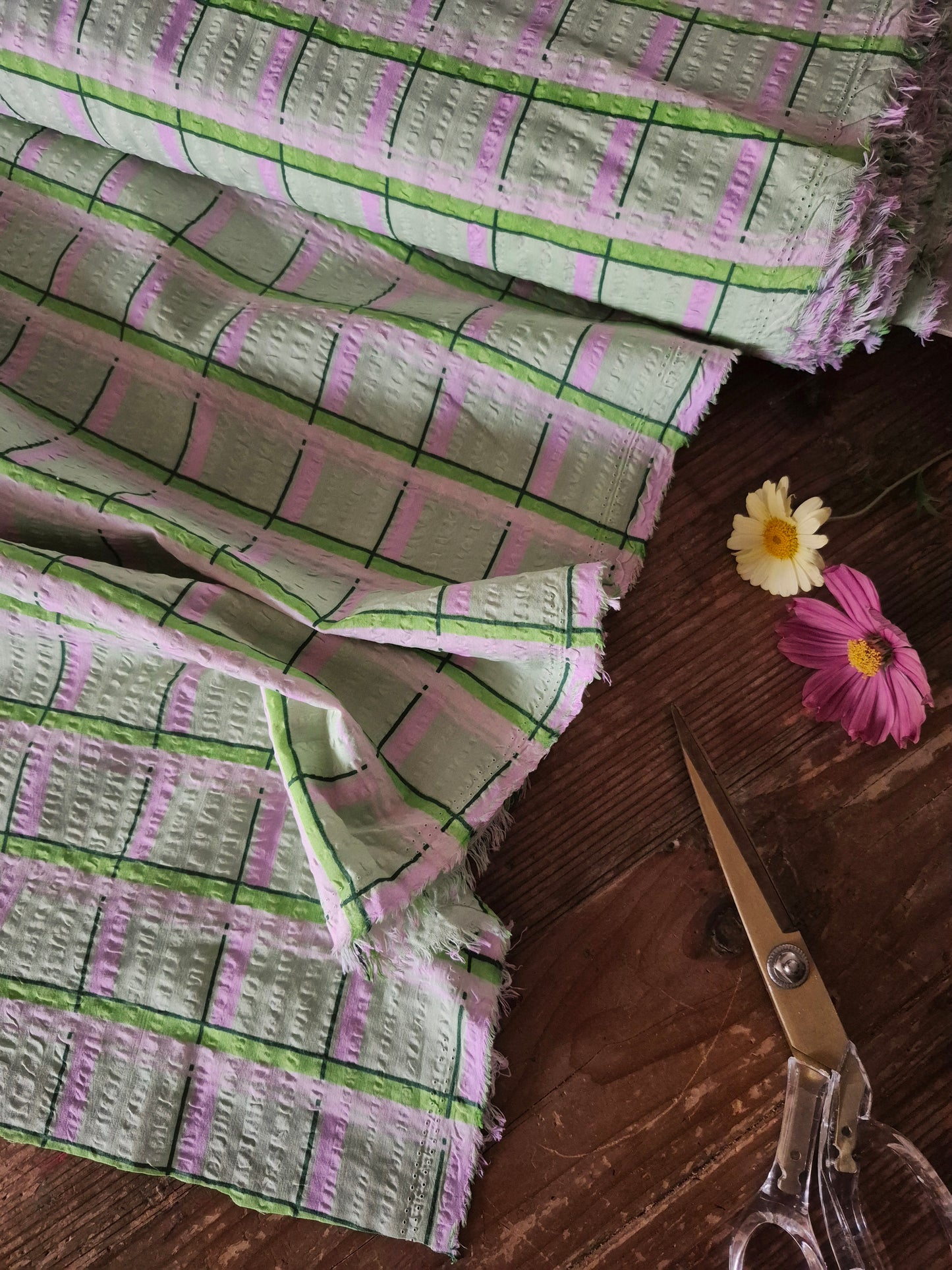 Apple and Lavendar Cotton Seersucker - Per ¼ Metre (£9/m)