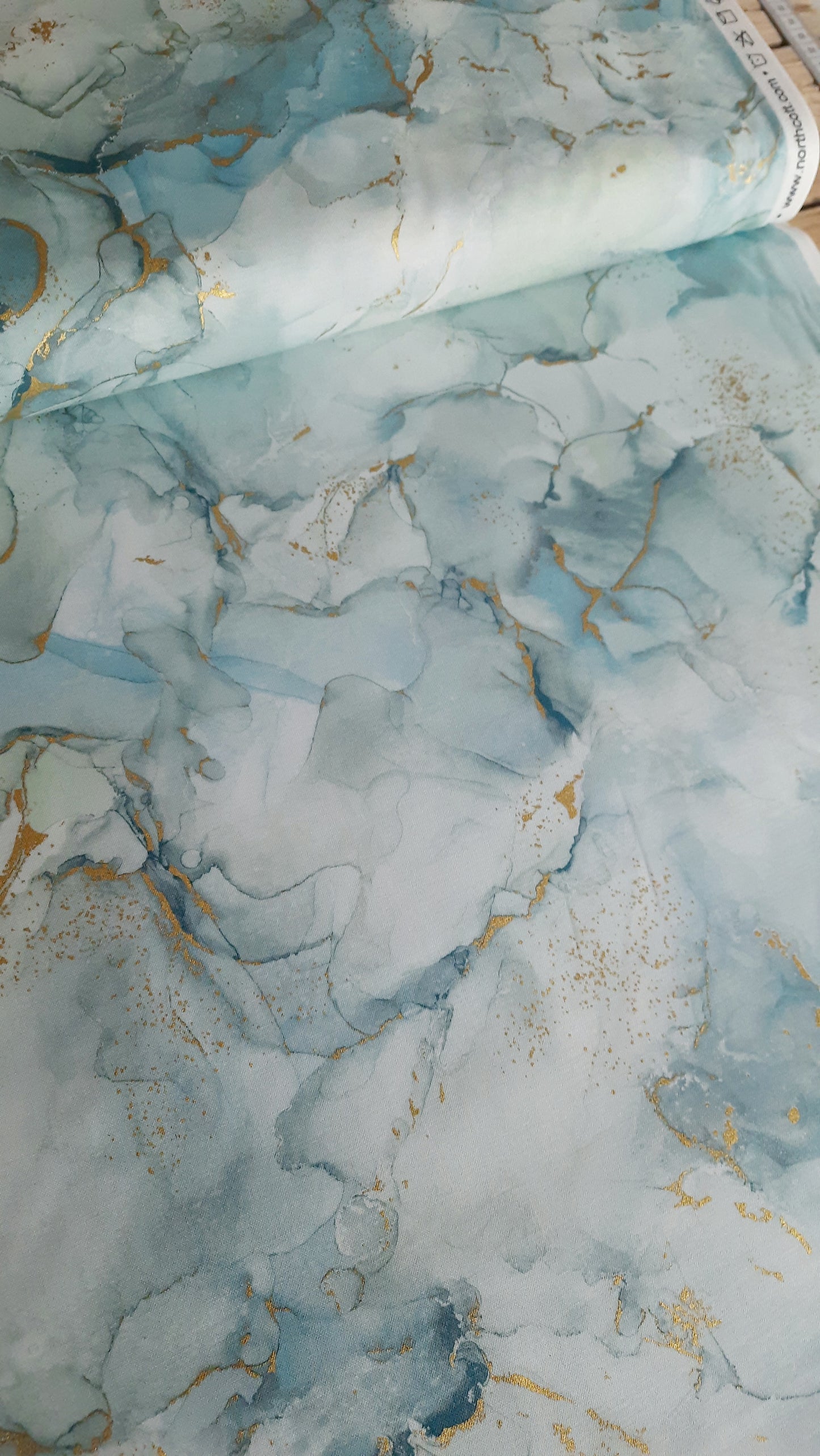 Midas Touch in Ice by Northcott – Per FQ (£15/m)