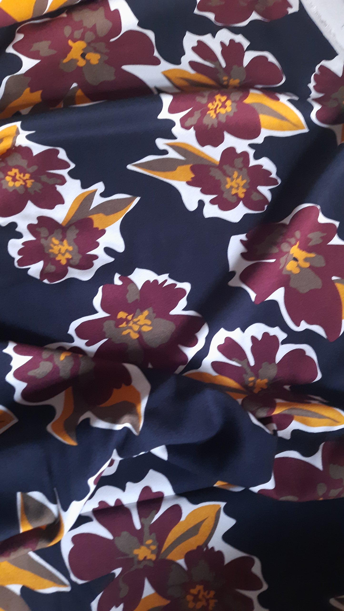 Fall Fleur Viscose - Remnant 104cm x Width