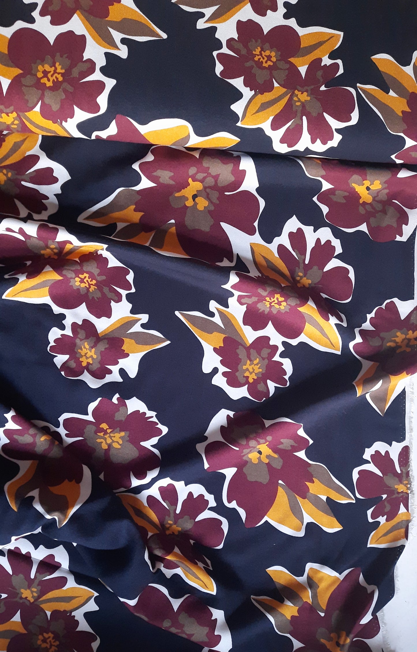 Fall Fleur Viscose - Remnant 104cm x Width