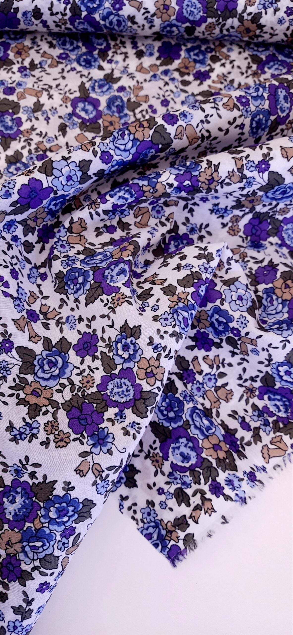 Vintage Bouquet in Lavendar 100% Cotton - Per ¼ Metre (£6/m)