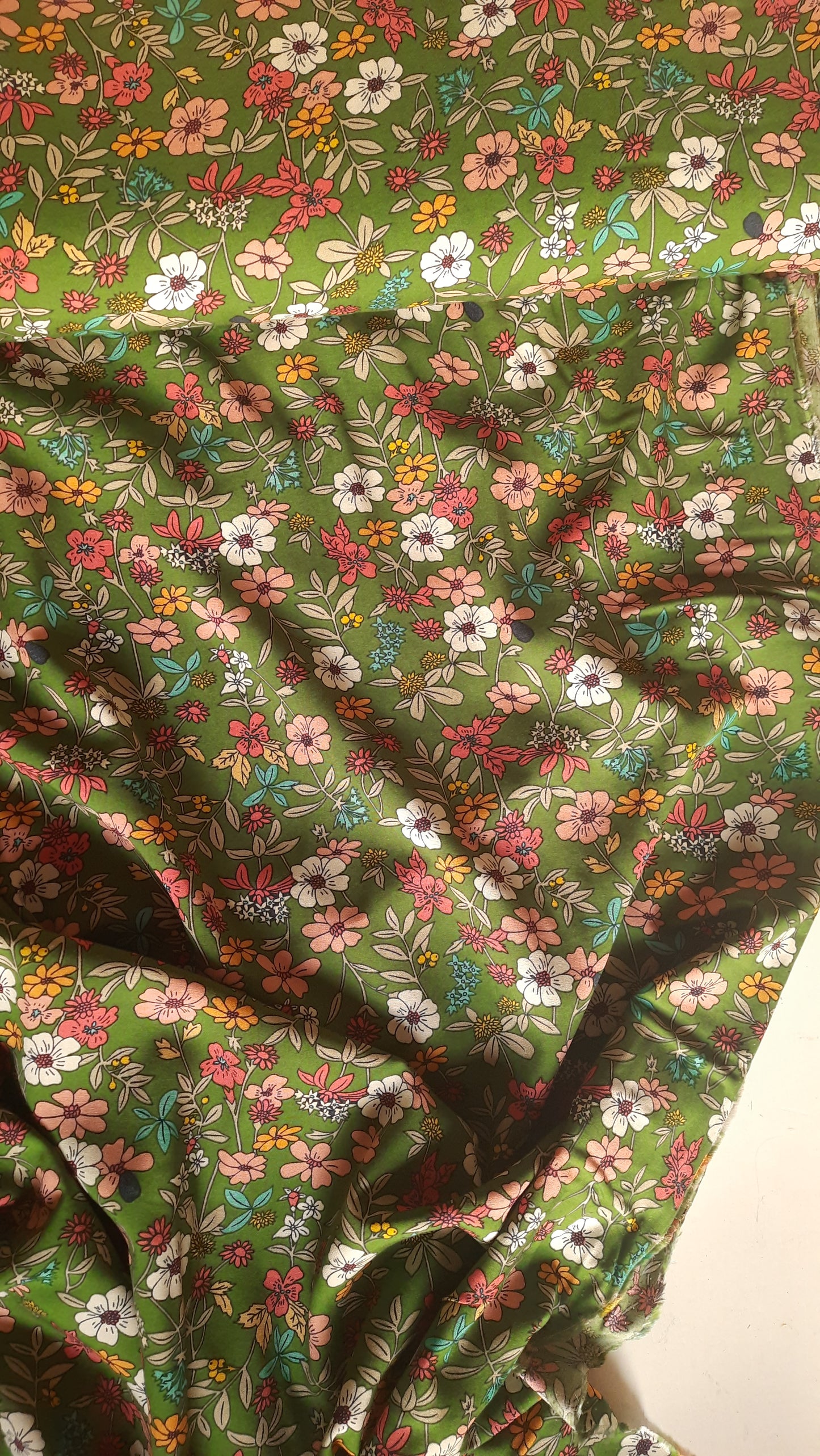 Fresh Flowers Viscose - Per ¼ Metre (£8/m)