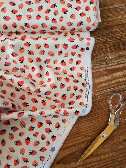 Strawberry Patch from Floral Frenzy by Cloud9 - Per FQ or 1/4 Metre (£15/m)