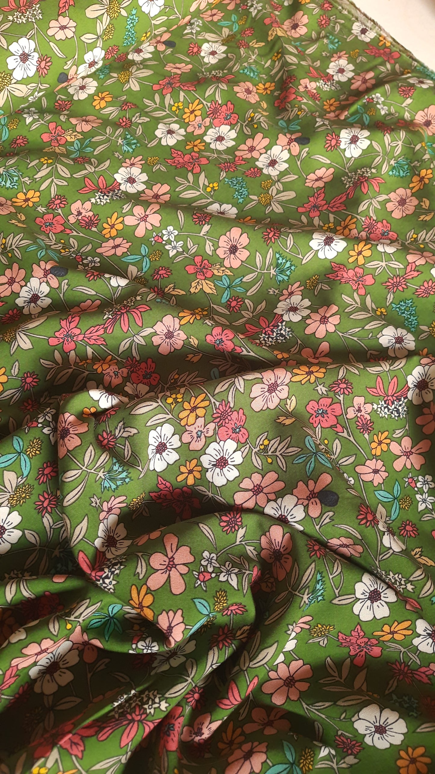 Fresh Flowers Viscose - Per ¼ Metre (£8/m)